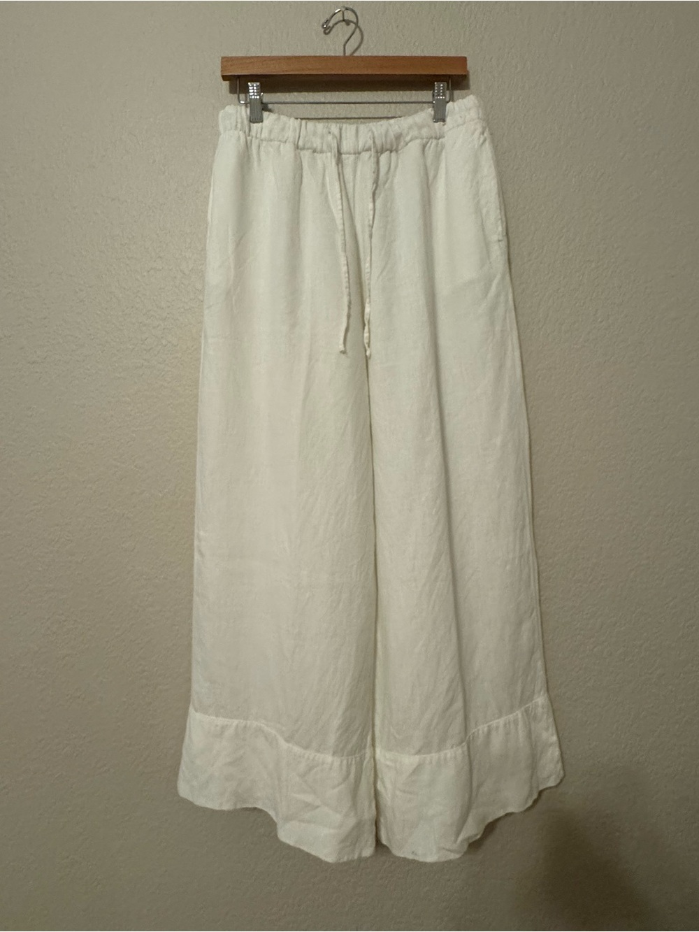 Effortless Wide-Leg Drawstring Pants in White